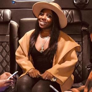 Meet your Posher, Queen Tay